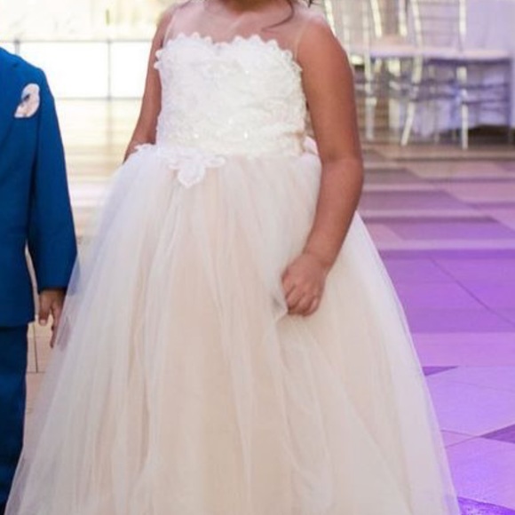 First Communion or Flower Girl Dress - Picture 2 of 3